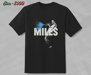 Майлз Дэвис - дань уважения джазовой музыке Джека Джонсона, труба, синяя футболка 2